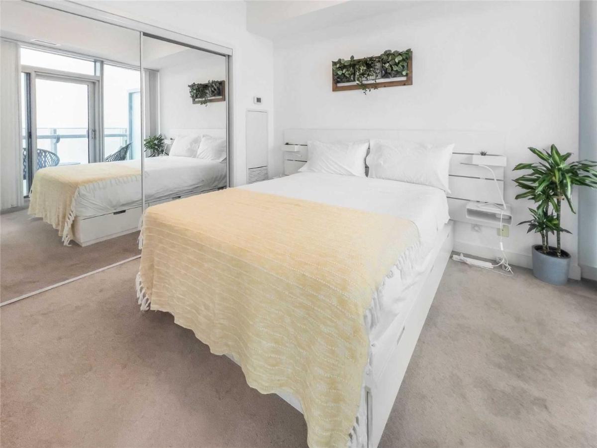 Luxury Condo In The Heart Of Toronto - Next To Scotiabank Arena Экстерьер фото