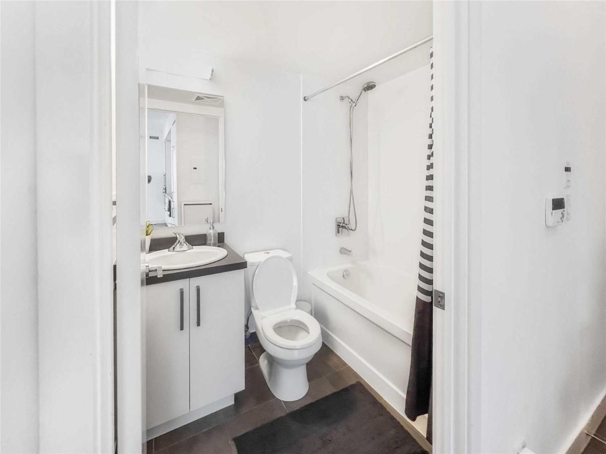 Luxury Condo In The Heart Of Toronto - Next To Scotiabank Arena Экстерьер фото