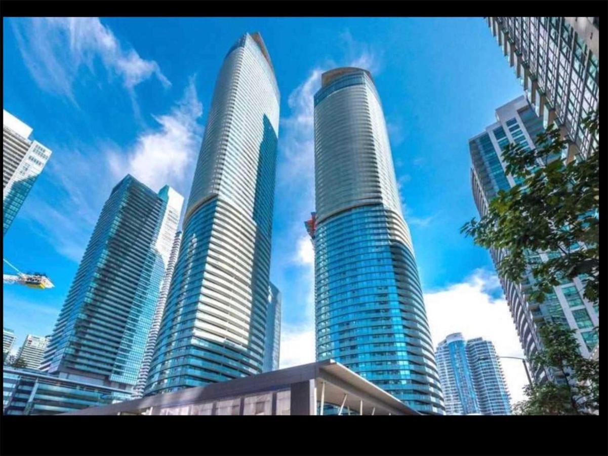 Luxury Condo In The Heart Of Toronto - Next To Scotiabank Arena Экстерьер фото
